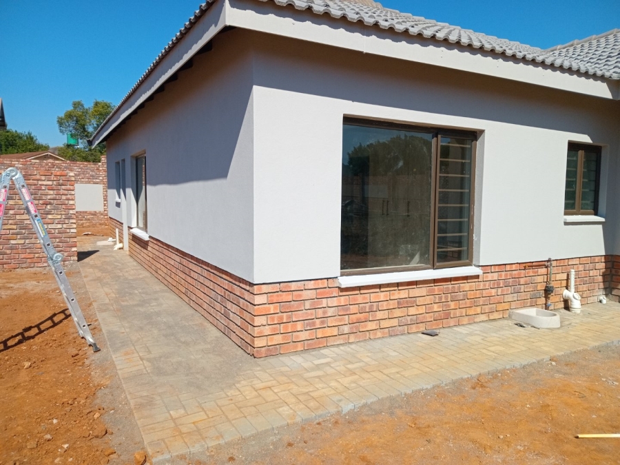 3 Bedroom Property for Sale in Waterval East North West